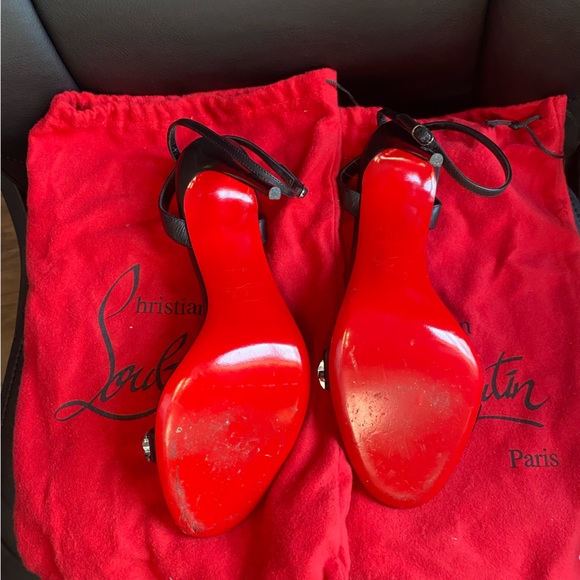 Christian Louboutin - Picture 8 of 11
